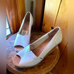 Toms white wedges size 9.5